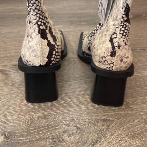 Zara Animal Print Block Heel Ankle Boots | NWT | Size 39 (US 8) Genuine Leather - Picture 16 of 16